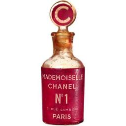 Mademoiselle Chanel N°1