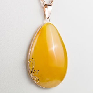 Белый янтарь